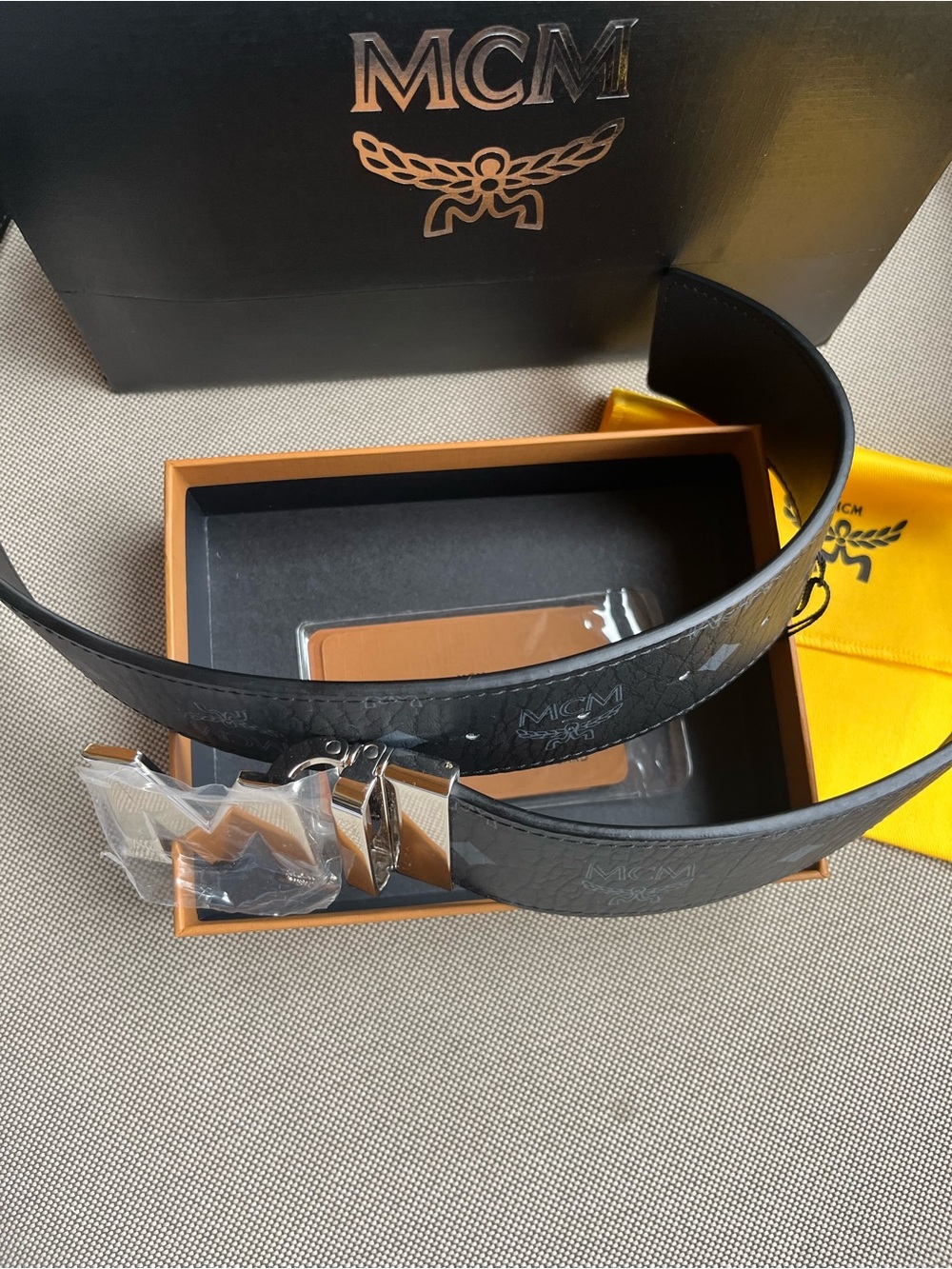MCM Black Logo-Print Leather Belt with Silver 'M' Buckle 💯 authentic - Picture 4 of 10